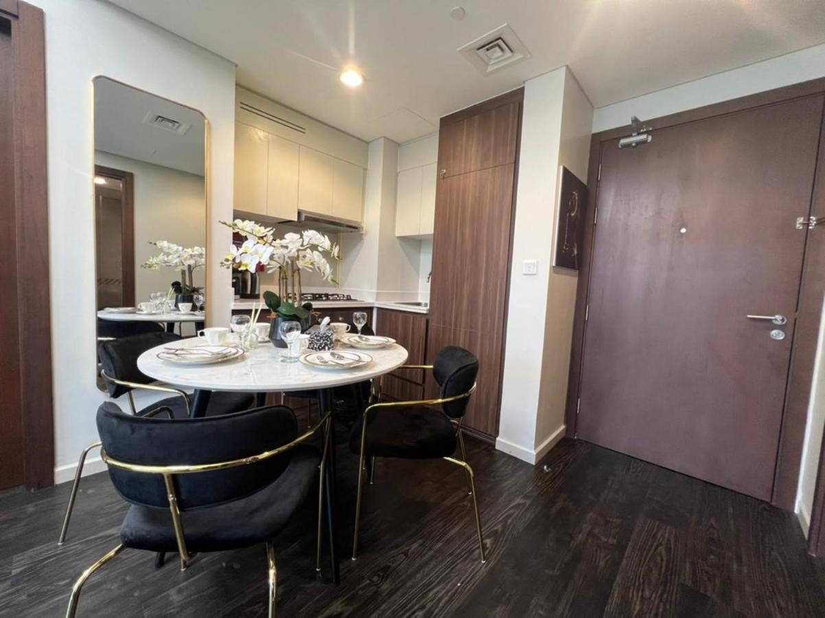 Luxury 2 Bedroom With Burj Khalifa View Dubai Exteriör bild