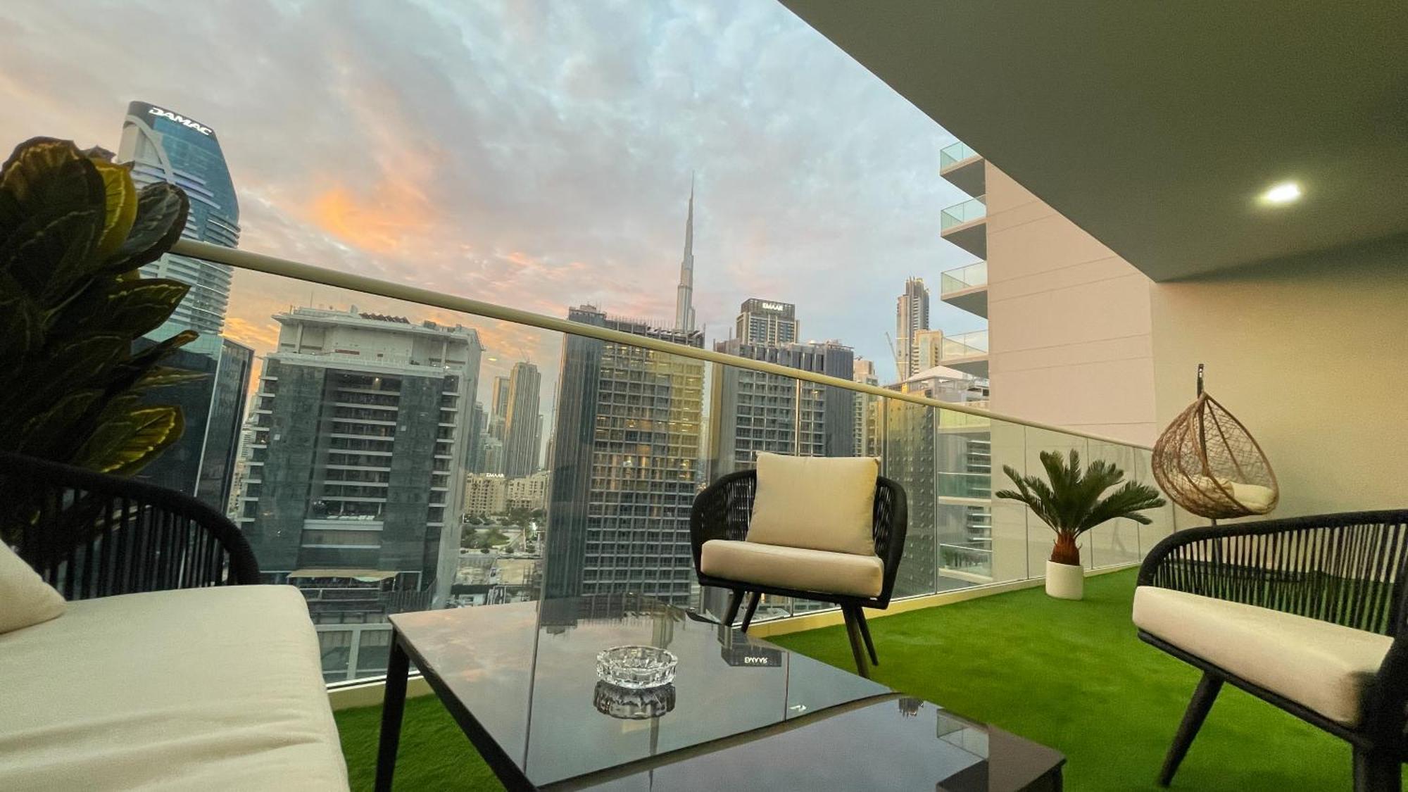 Luxury 2 Bedroom With Burj Khalifa View Dubai Exteriör bild